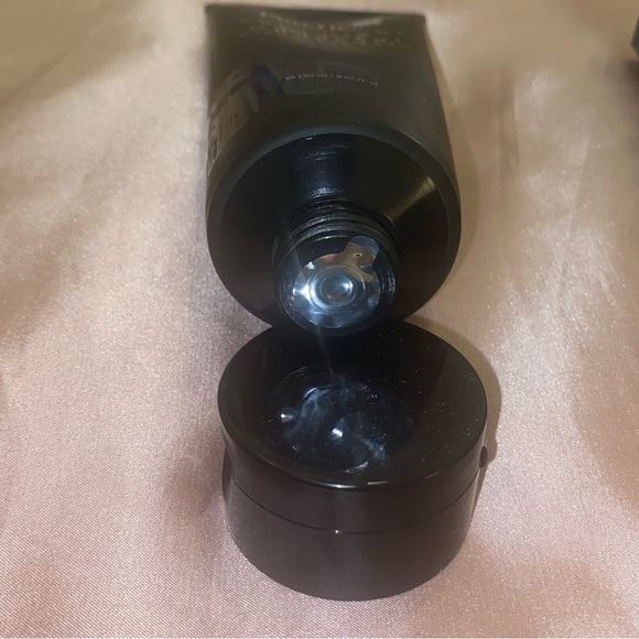 PureHeals Pure Heals Pore Clear Black Charcoal Cleansing Foam UNUSED - Picture 3 of 8